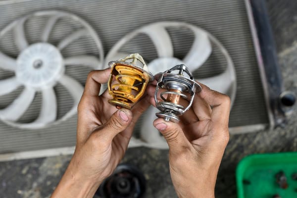 چگونه خرابی ترموستات ماشین را تشخیص دهیم؟